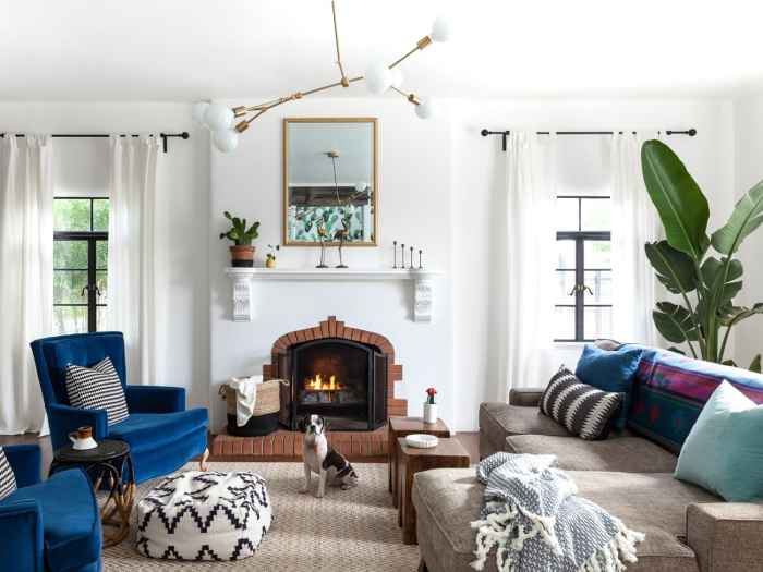 How to decorate family room with no fireplace